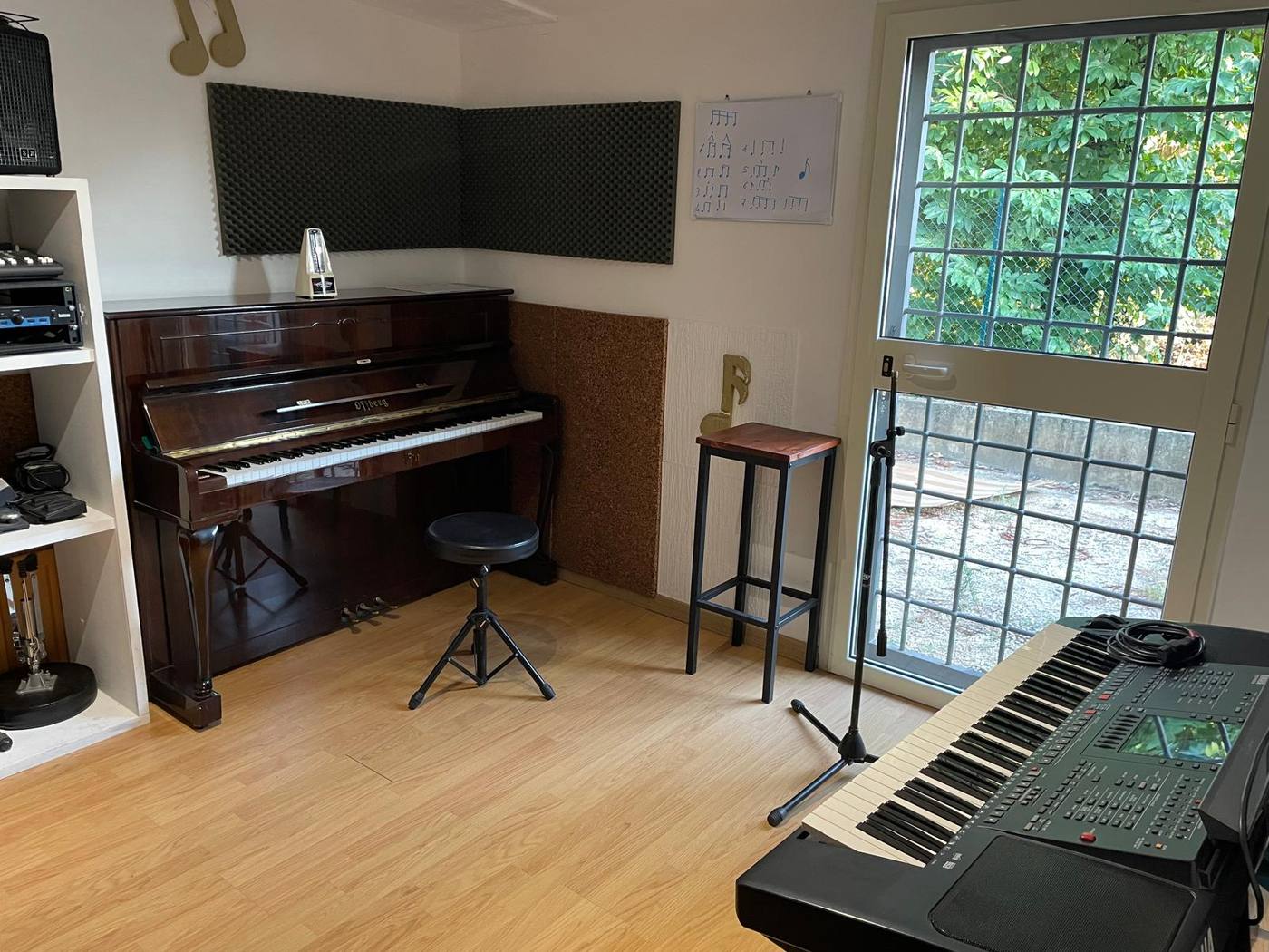 Velester Music - Aula pianoforte e tastiere